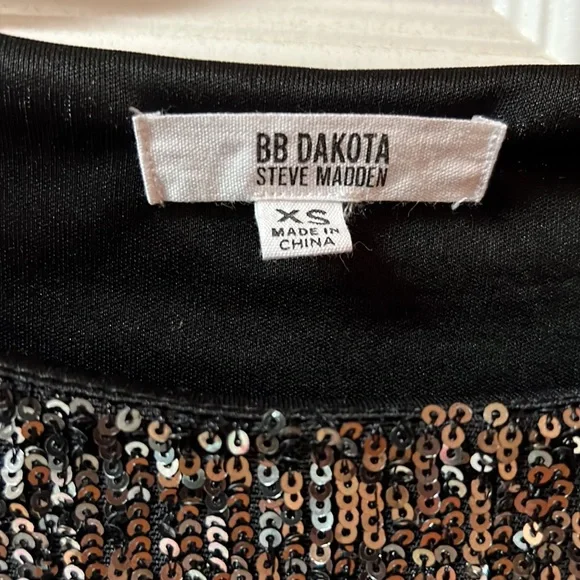 Gunmetal sequin dress.. excellent condition. Worn only once. - Picture 5 of 10